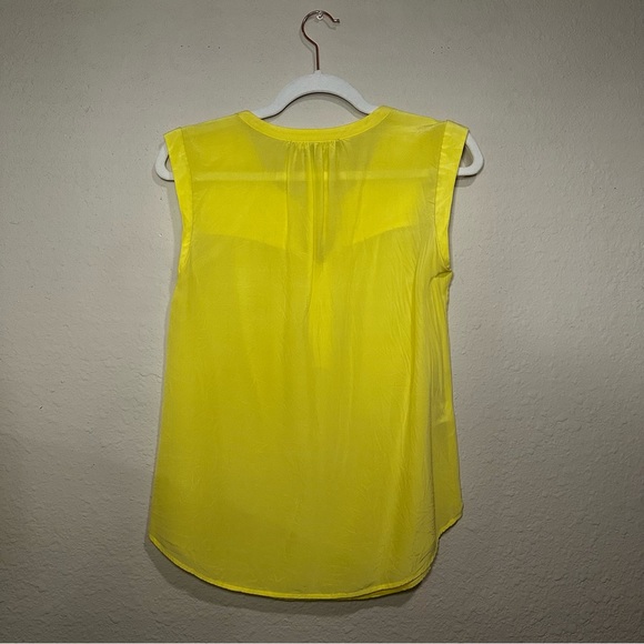104. Daniel Rainn 100% Silk Yellow Sleeveless Blouse Tank Top - Picture 5 of 11